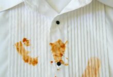 How to Remove Old Grease Stains From Clothes