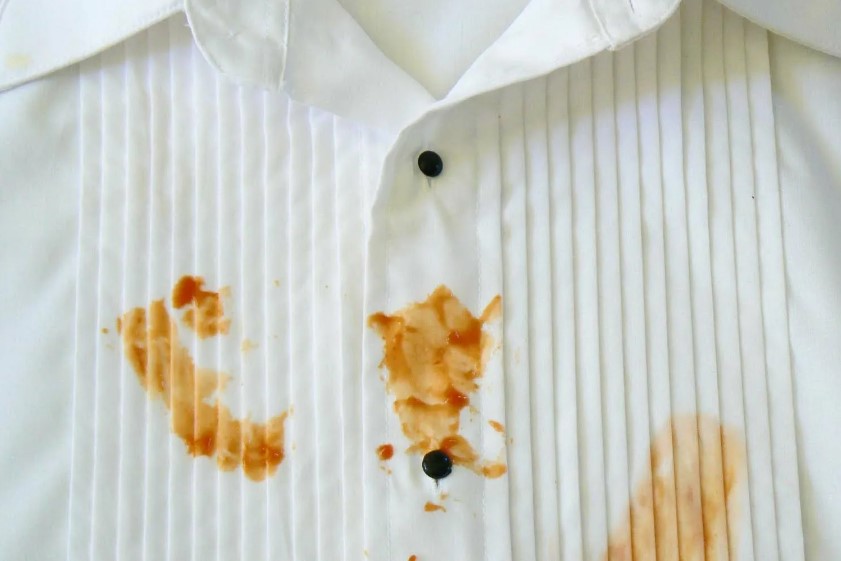 How to Remove Old Grease Stains From Clothes