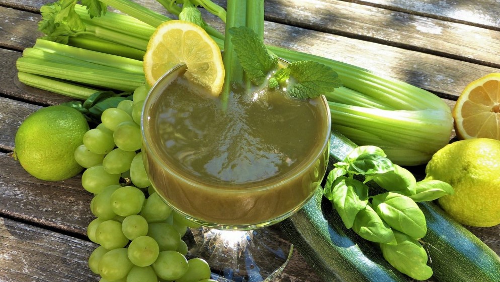 The Benefits of Celery Juice on an Empty Stomach